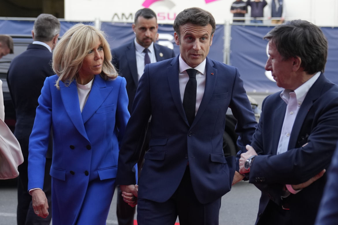 Emmanuel Macron i Marine Le Pen starli się w debacie. Kto wygra wybory?