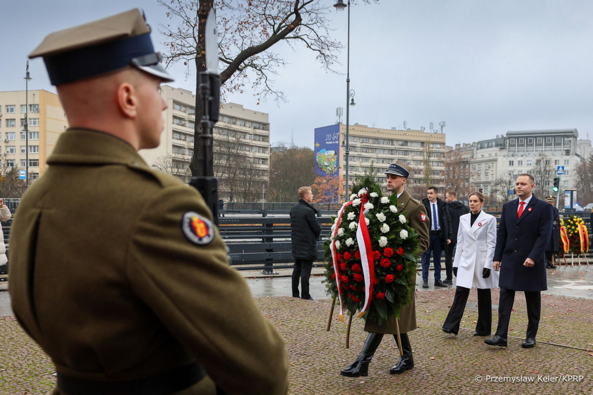 Złożenia wieńców przed pomnikami Ojców Niepodległości: Wincentego Witosa, Ignacego Jana Paderewskiego, Ignacego Daszyńskiego, Romana Dmowskiego, Wojciecha Korfantego i Marszałka Józefa Piłsudskiego.