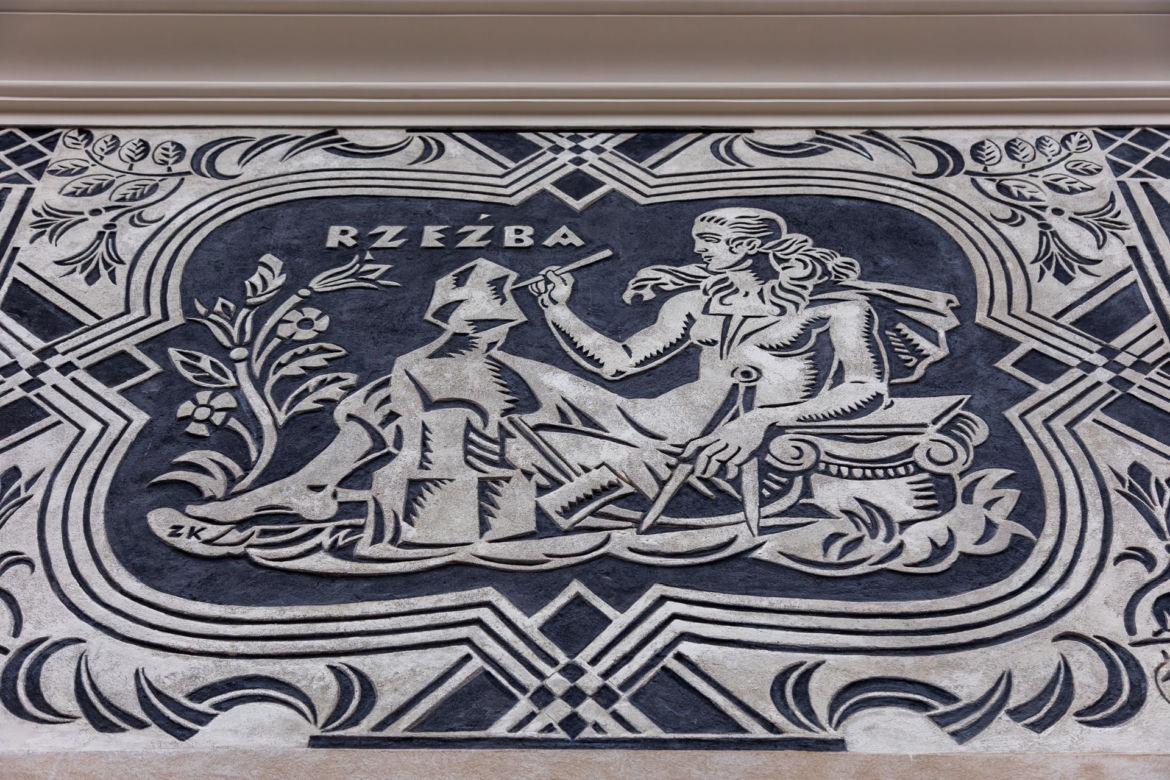 Nowe życie sgraffito. Zobacz odrestaurowane cztery warszawskie sgraffiti 