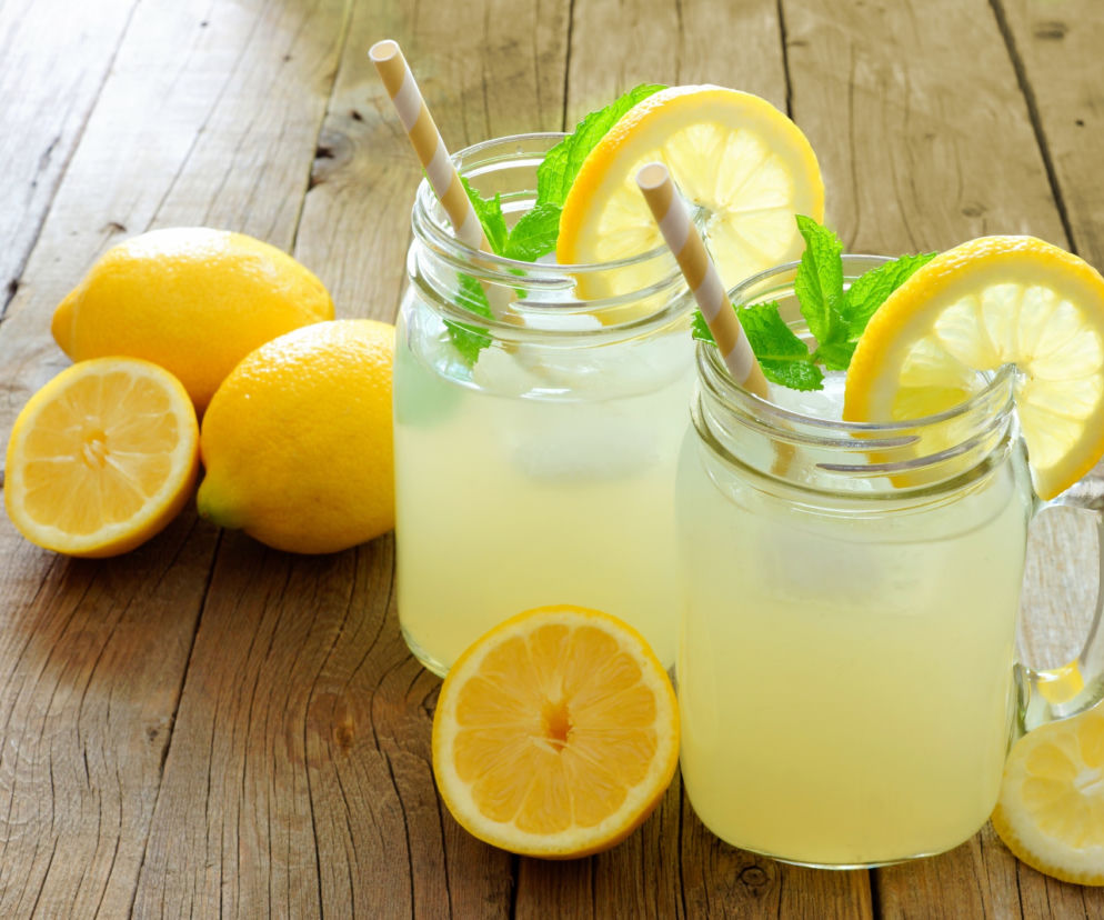 Lemoniada - arbuzowa, cytrynowa i nie tylko. Kalorie, wartości odżywcze