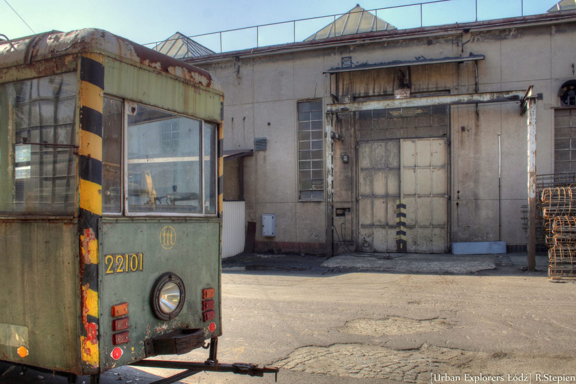 Najstarsza zajezdnia tramwajowa w Łodzi sfotografowana przez Radka Stępnia z Urban Explorers Łódź