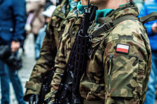 Wyrok dla żołnierza po strzałach na granicy z Białorusią. Karol S. nie przyznaje się do winy