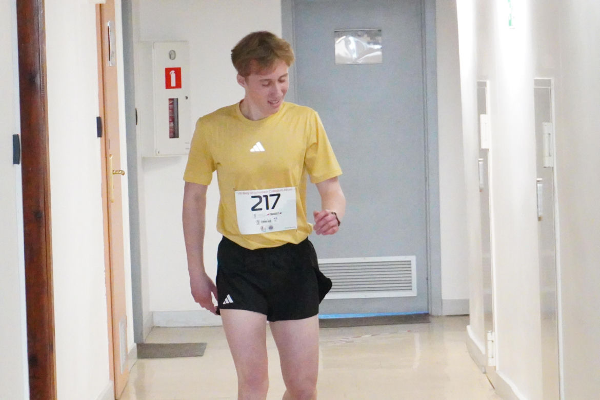 VIII Bieg po schodach Collegium Altum
