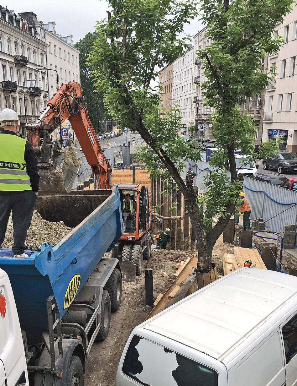 Biurowiec Na Pięknej w Warszawie