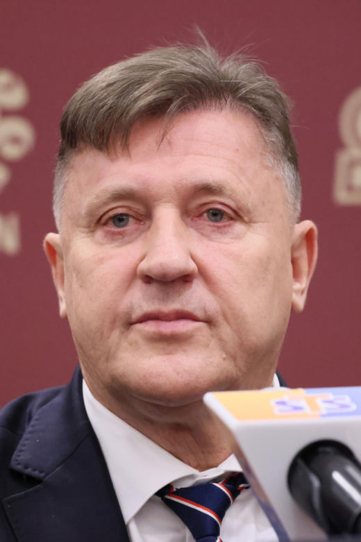 Cezary Kulesza i jego nowa fryzura