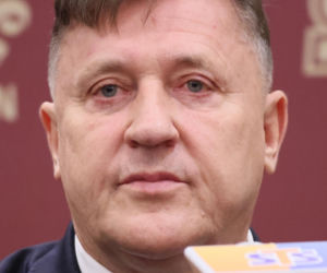 Cezary Kulesza i jego nowa fryzura