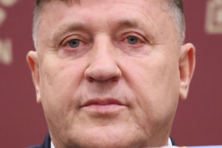 Cezary Kulesza i jego nowa fryzura