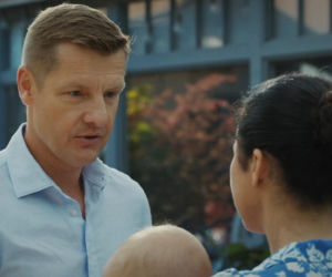 M jak miłość odc. 1903. Antoś (Mark Myronenko), Paweł (Rafał Mroczek), Kinga (Katarzyna Cichopek)