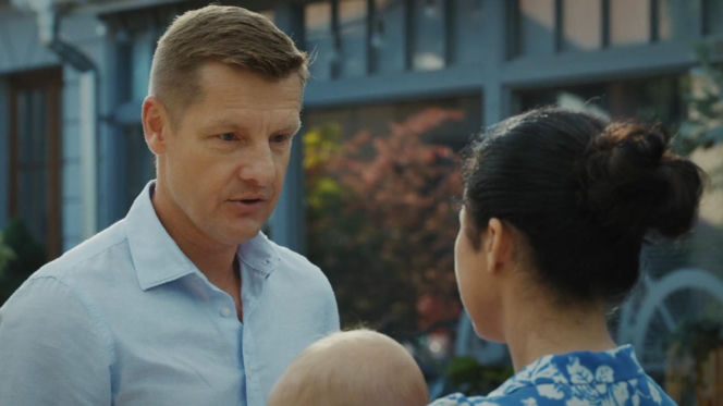 M jak miłość odc. 1903. Antoś (Mark Myronenko), Paweł (Rafał Mroczek), Kinga (Katarzyna Cichopek)