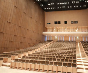 Sala koncertowa z estradą