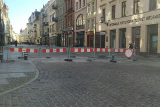 Zakazy i ograniczenia na toruńskiej starówce. Taksówkarze mają problem
