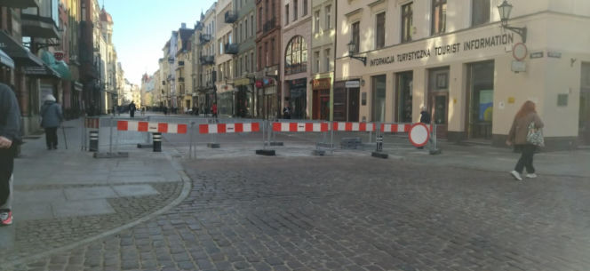 Zakazy i ograniczenia na toruńskiej starówce. Taksówkarze mają problem
