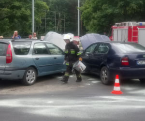 Zderzenie dwóch aut w podbydgoskim Żołędowie! [ZDJĘCIA]