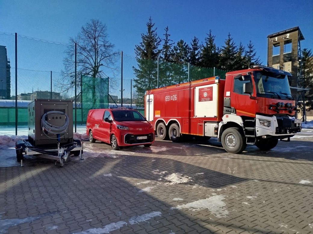 Nowy sprzęt trafi do strażaków z Siedlec, Łosic, Makowa Mazowieckiego, Ostrołęki, Ostrowi Mazowieckiej, Pułtuska, Sokołowa Podlaskiego, Węgrowa i Wyszkowa