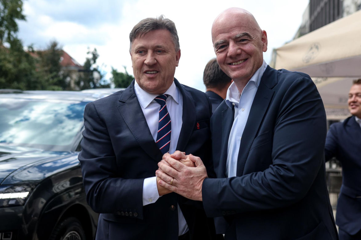 PZPN się odmłodził. Co za przemiana prezesa Kuleszy i sekretarza Wachowskiego!