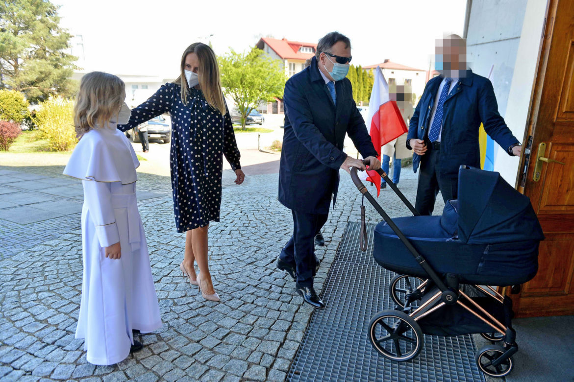Kurski na komunii synka