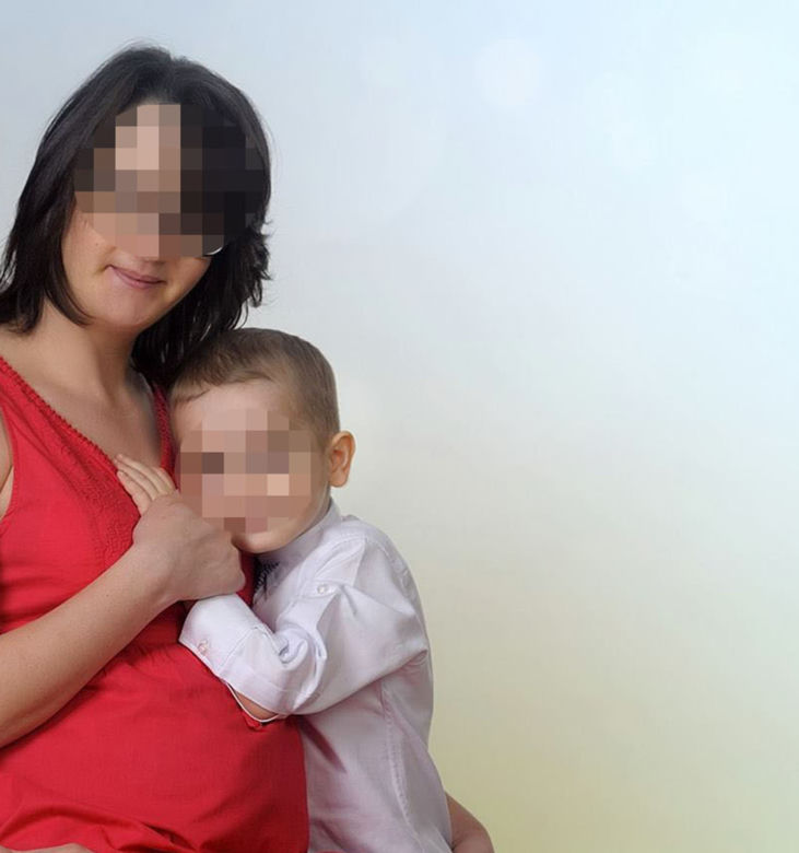 Zadźgała troje dzieci, spaliła się z nimi w domu?