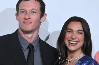Dua Lipa i Callum Turner wzięli ślub. Gwiazda zaskoczyła kreacją - ZDJĘCIA