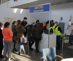 Poznań pomaga uchodźcom z Ukrainy. Przeniesiono punkt recepcyjny