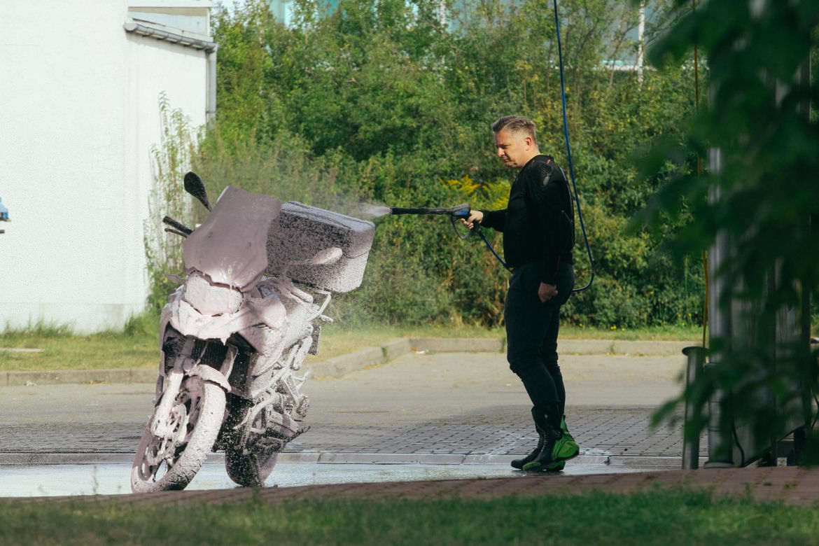 Minister Jakub Stefaniak odpicował sobie maszynę