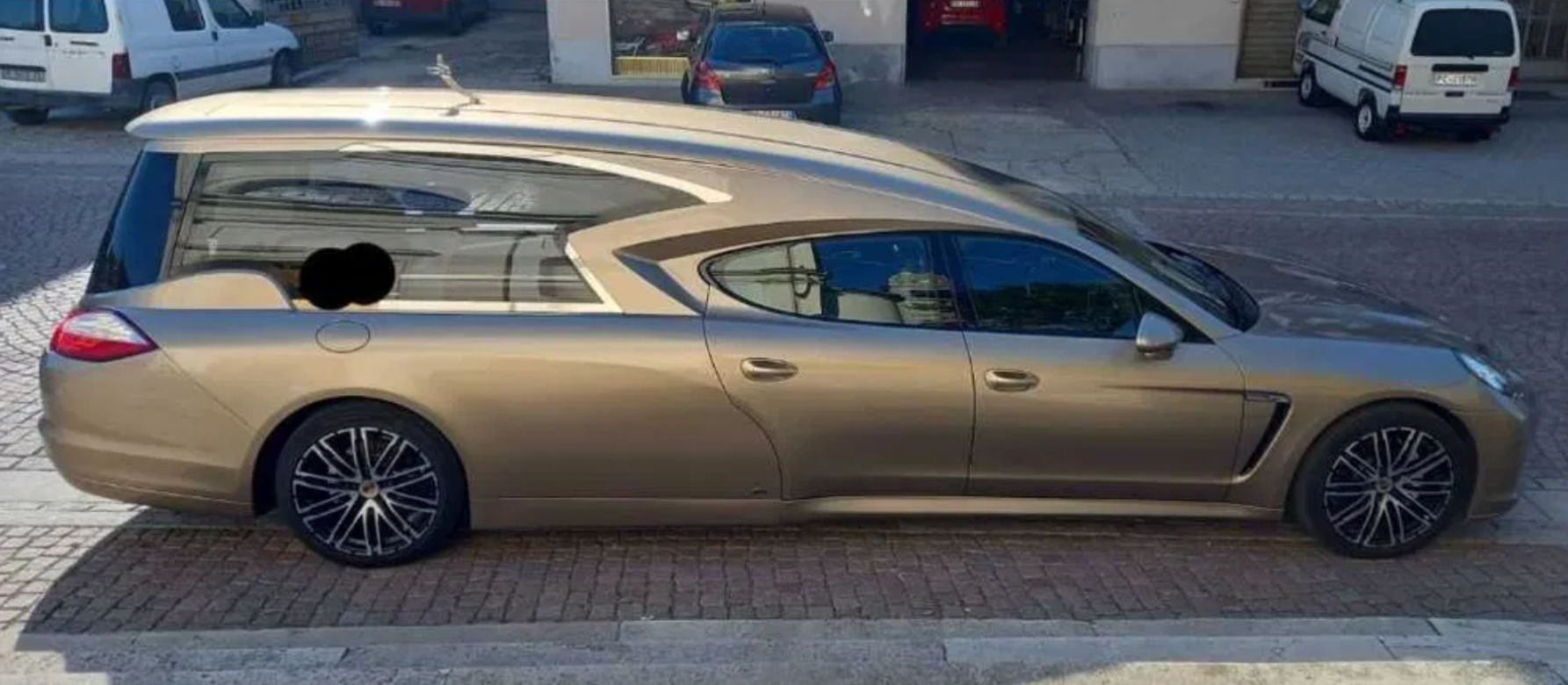 Porsche Panamera Karawan