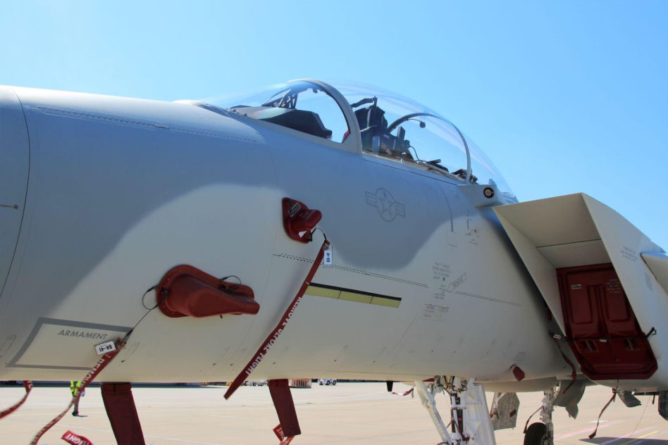 F-15QA Eagle II przed lotem do Europy