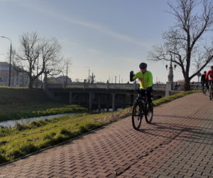 Lubelscy rowerzyści wyruszyli. Pokonają 103 kilometry w 103. rocznicę odzyskania niepodległości [GALERIA]