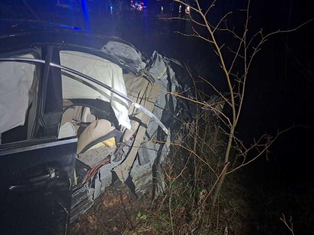 Młody kierowca mercedesa spowodował wypadek. Dwie osoby w szpitalu!