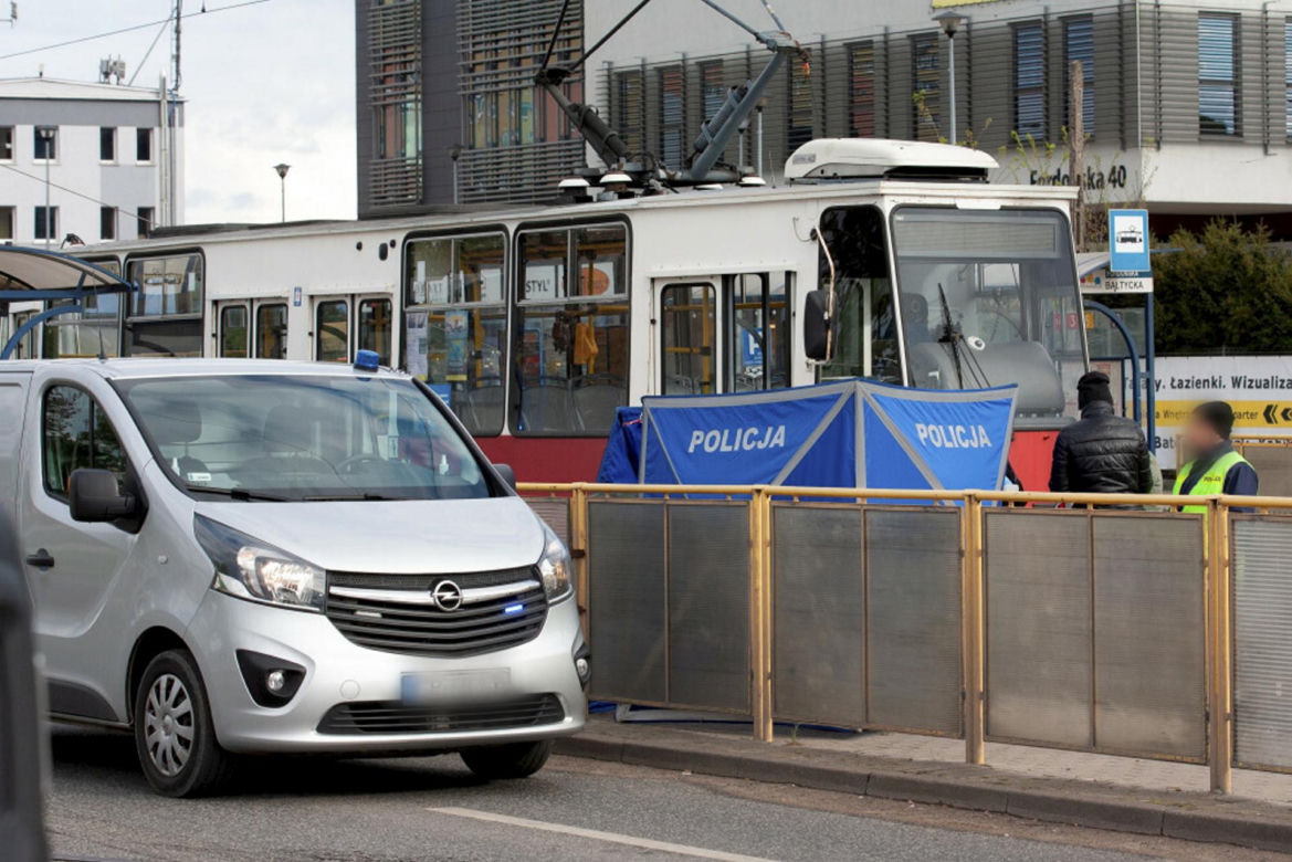 Tragiczny wypadek w Bydgoszczy. 15-latkę potrącił tramwaj. Dziewczyna nie żyje