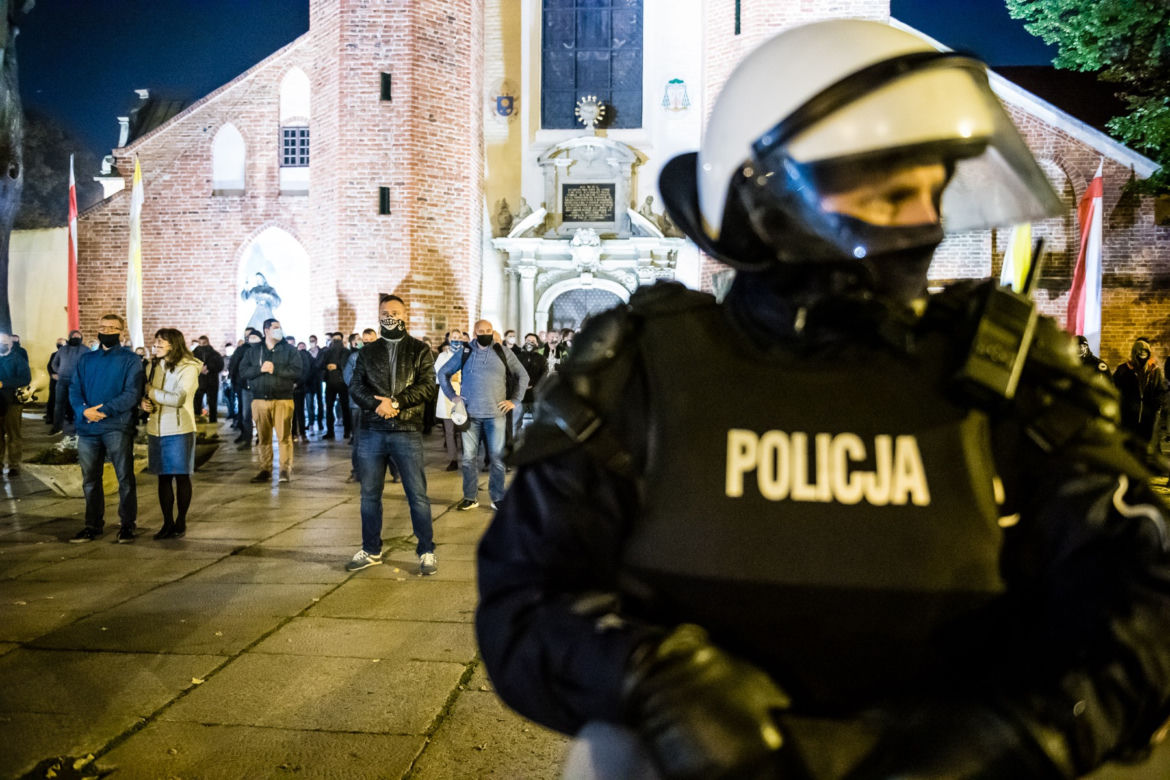 Gdańsk: Strajk kobiet przed Katedrą Oliwską
