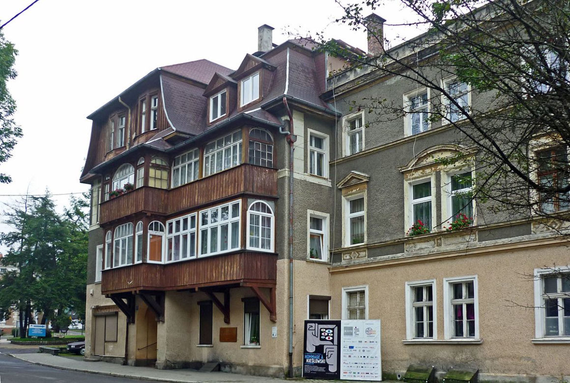 Nie tylko Zalipie. 9 urzekających polskich wsi - jedna z nich trafiła do powieści Olgi Tokarczuk