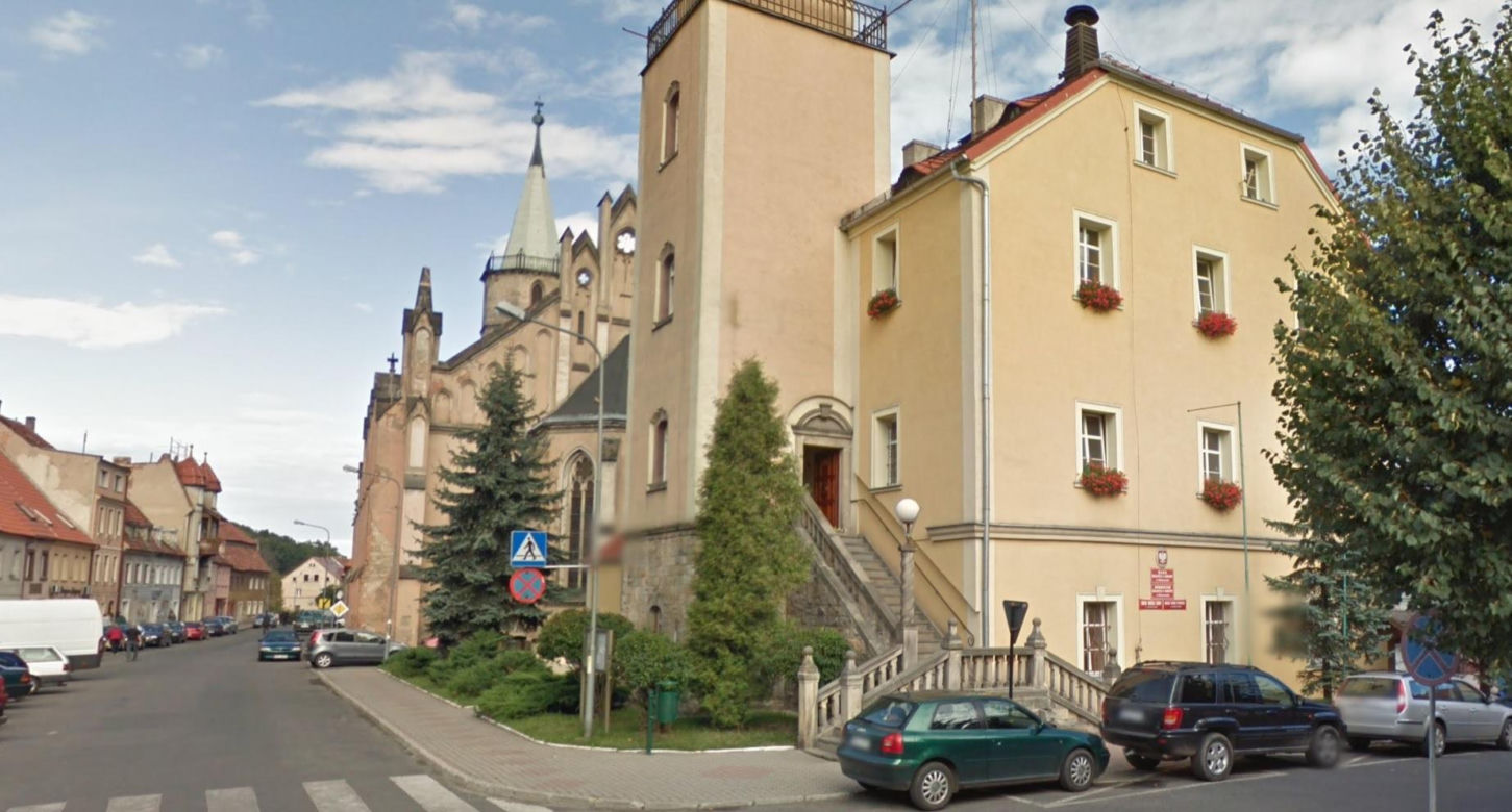 To miasto na Dolnym Śląsku ma najmniejszą powierzchnię. Leży w pobliżu wygasłych wulkanów 