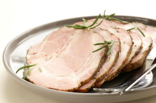 Karkówka gotowana na święta – ten prosty sposób daje wędlinę lepszą niż ze sklepu