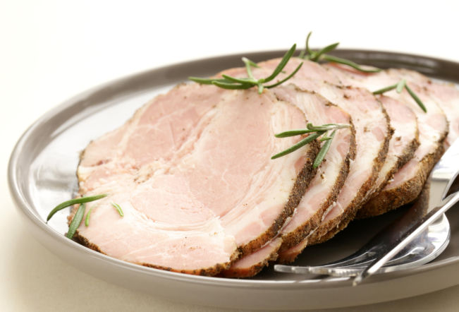 Karkówka gotowana na święta – ten prosty sposób daje wędlinę lepszą niż ze sklepu