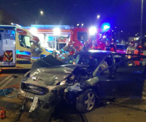 Dramatyczny wypadek we Wrocławiu. Strażacy wycinali rannych z aut! Ogromne utrudnienia