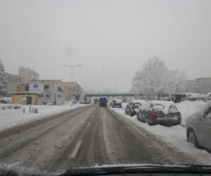 FATALNE warunki na drogach Rzeszowa. Śnieżny ARMAGEDON! [ZDJĘCIA]