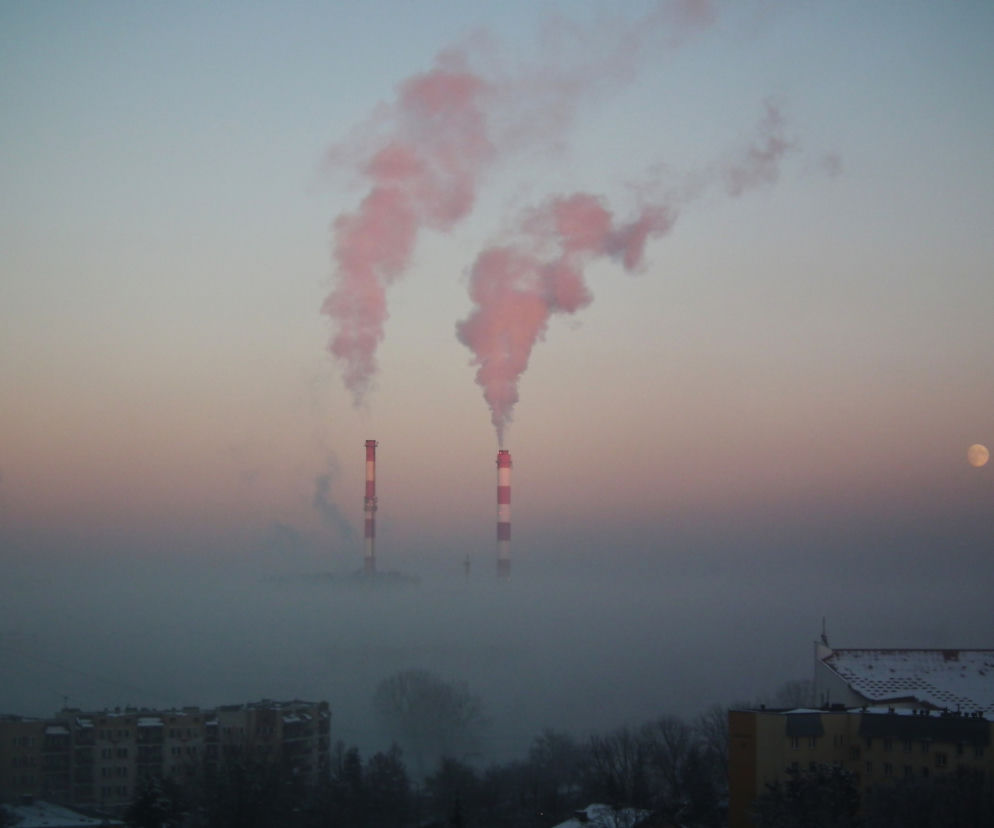 Smog w Warszawie. Jest coraz gorzej, powietrze można ciąć nożem