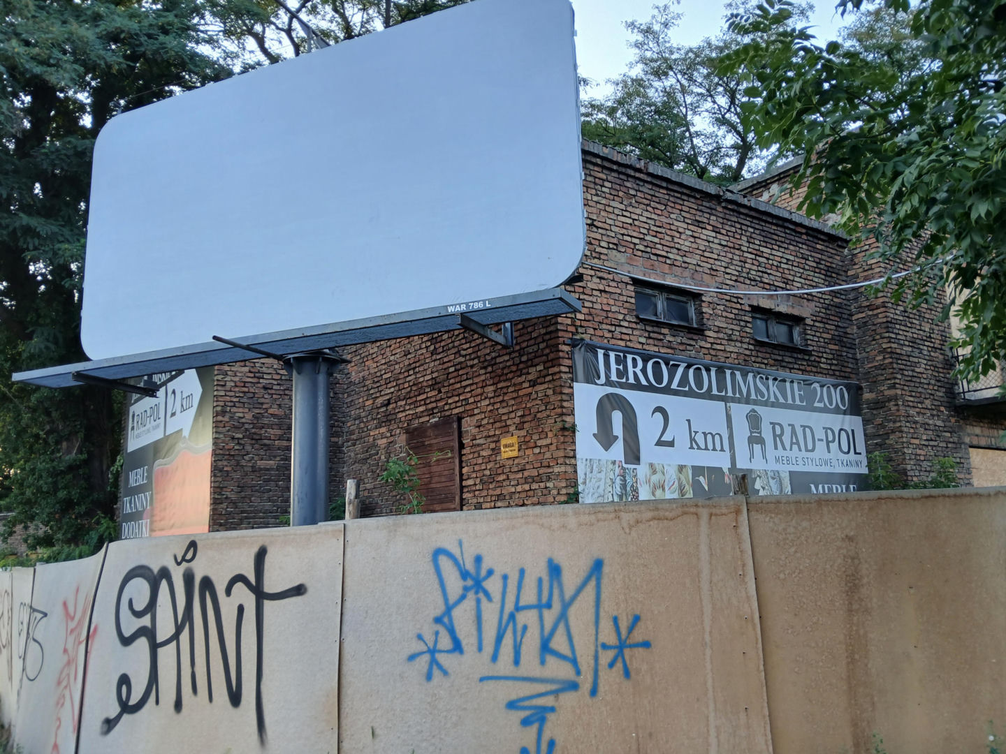 Pustostan przy Ryżowej 80 w Warszawie