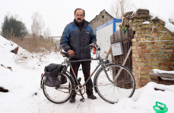 "Pies ogrzał mnie swoim ciałem i ocalił życie". Niezwykła historia z Podlasia