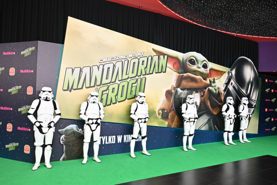 "Gwiezdne wojny: The Mandalorian i Grogu" to nowa produkcja z uniwersum "Star Wars", która zadebiutuje w kinach 22 maja.