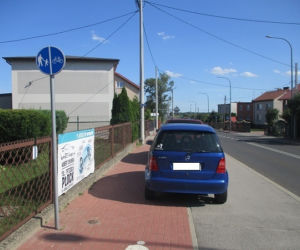 Nie chce im się czy nie potrafią? Tak parkują w Płocku bezmyślni kierowcy [ZDJĘCIA]