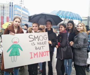 Setki młodych ludzi na ulicach Katowic! Protest klimatyczny na rynku [ZDJĘCIA]
