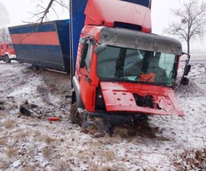 Ostrów. Poranny wypadek na DK 11. Nie żyje jedna osoba