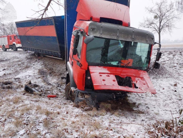 Ostrów. Poranny wypadek na DK 11. Nie żyje jedna osoba