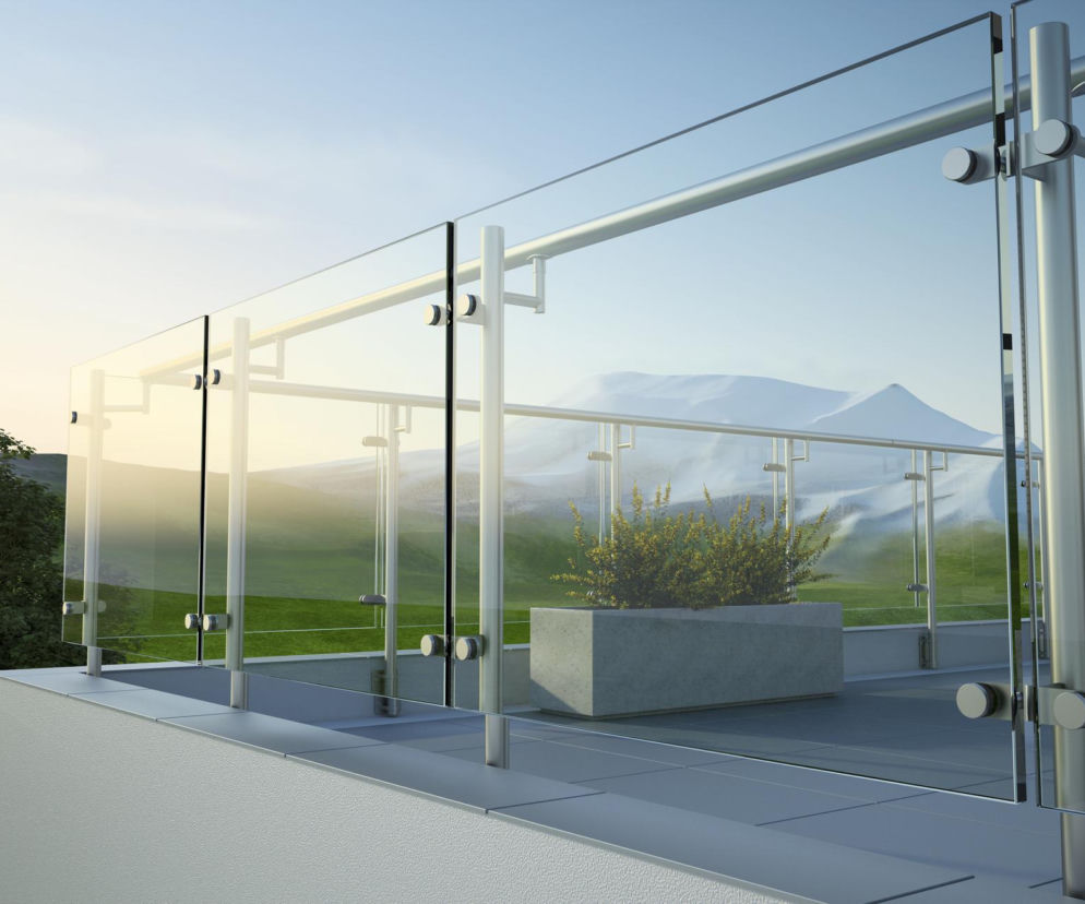 Balustrady ze szkła – wymagania materiałowe i zasady mocowania