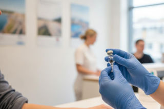 Te infekcje rujnują urlop. Krakowski szpital oferuje bezpłatne testy i szczepienia przed wyjazdem