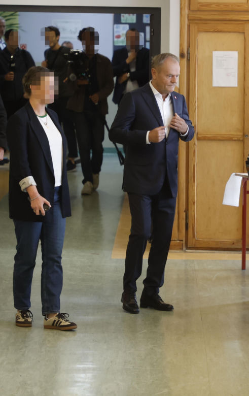 Wybory do Parlamentu Europejskiego. Premier Donald Tusk zagłosował w lokalu wyborczym w Szkole Podstawowej nr 12 przy ul. Górnośląskiej