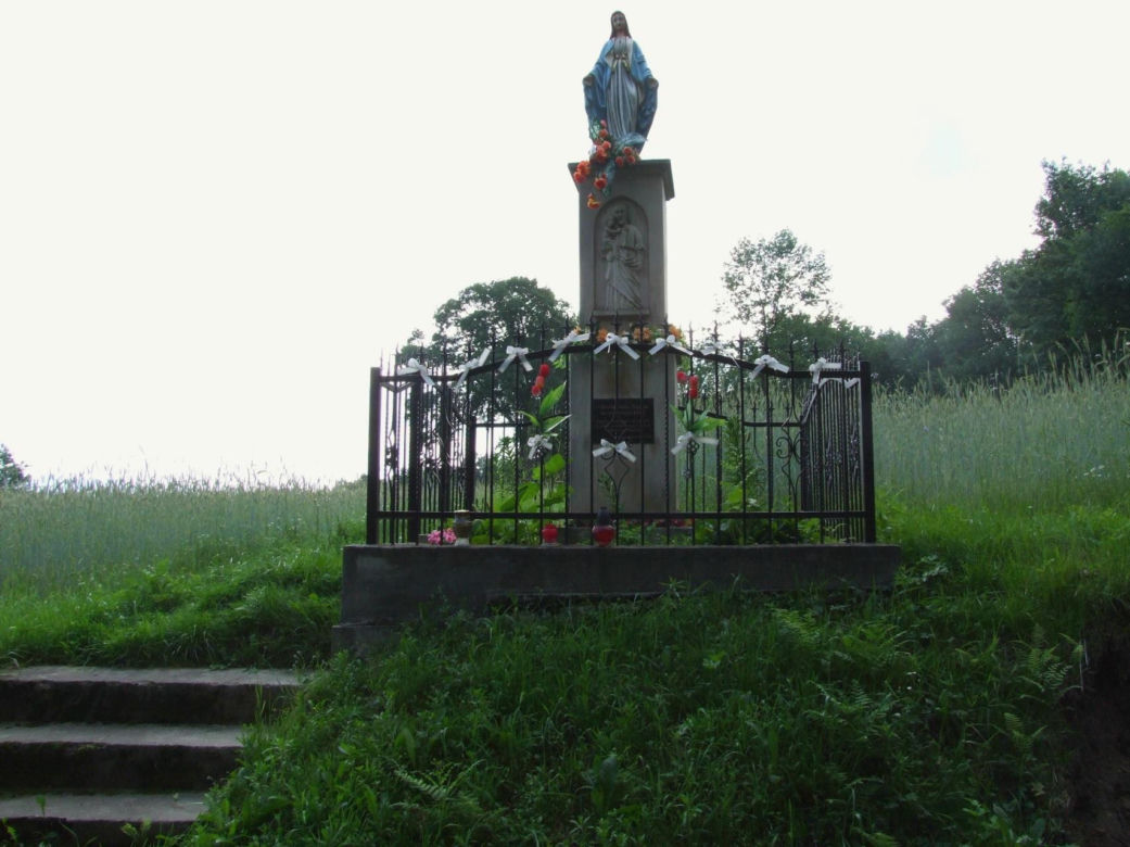 To niewielka małopolska wieś. Kiedyś mieszkańcy musieli ją wykupić