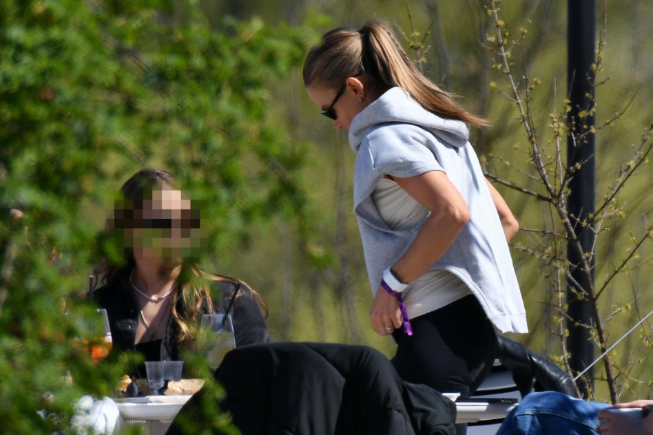 Anna Lewandowska z koleżankami
