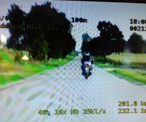 Łomża. Pościg za piratem na motocyklu. Na liczniku miał 200 km/h i 2 promile [ZDJĘCIA]
